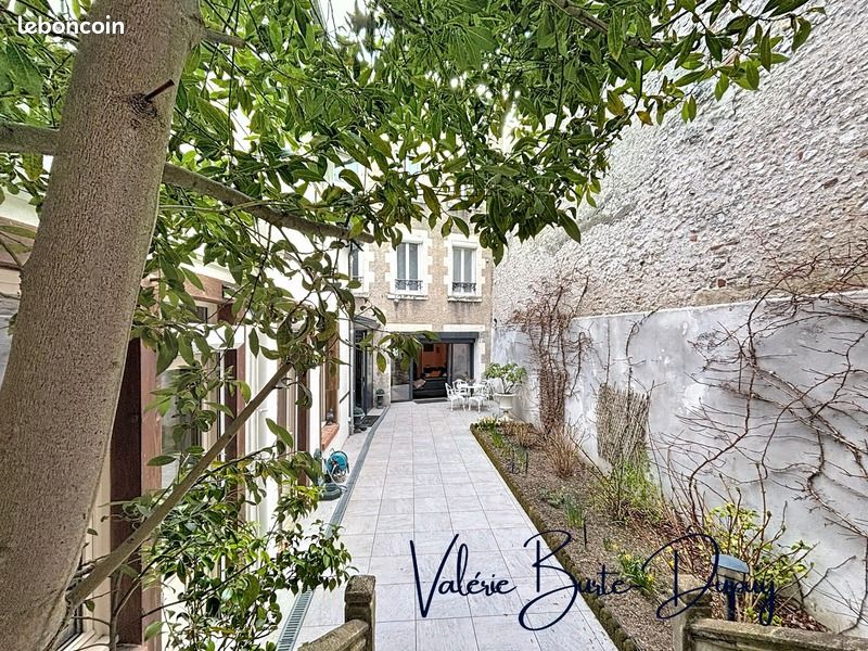 Maison 7 pièces 213 m² · à Orléans · 213 m² · 554 000 €