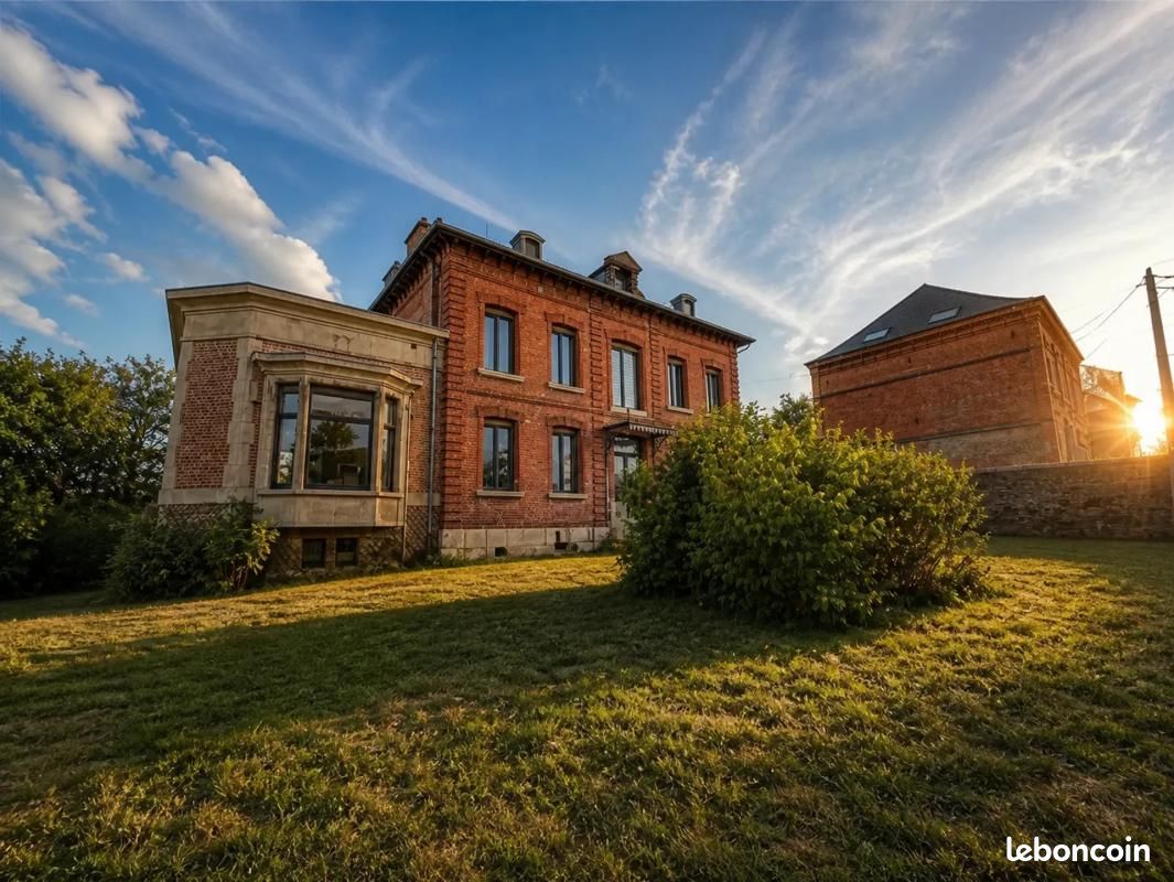 Maison 11 pièces 350 m² · à Fourmies · 350 m² · 199 000 €