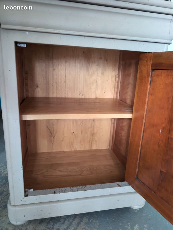 Petit meuble / Armoire basse en merisier relookée taupe (image 4)