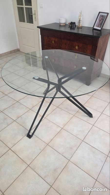 Table en verre (image 1)