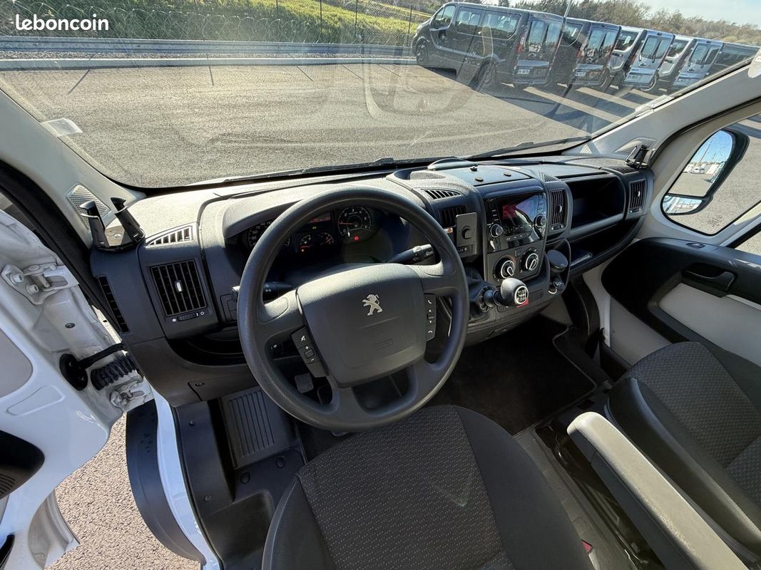 PEUGEOT BOXER 3.0HDI180 planché cabine Procar Lux 22m3 - Moteur Iveco distribution par chaîne (image 14)