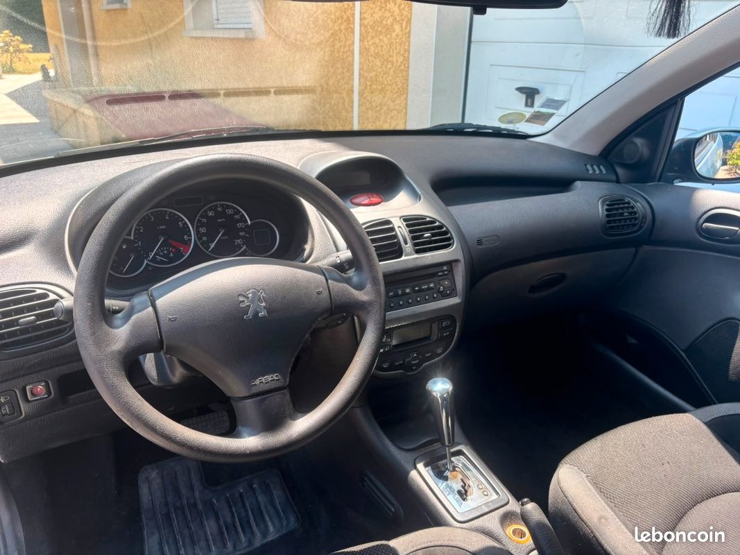 Peugeot 206 1.6 110ch (image 3)