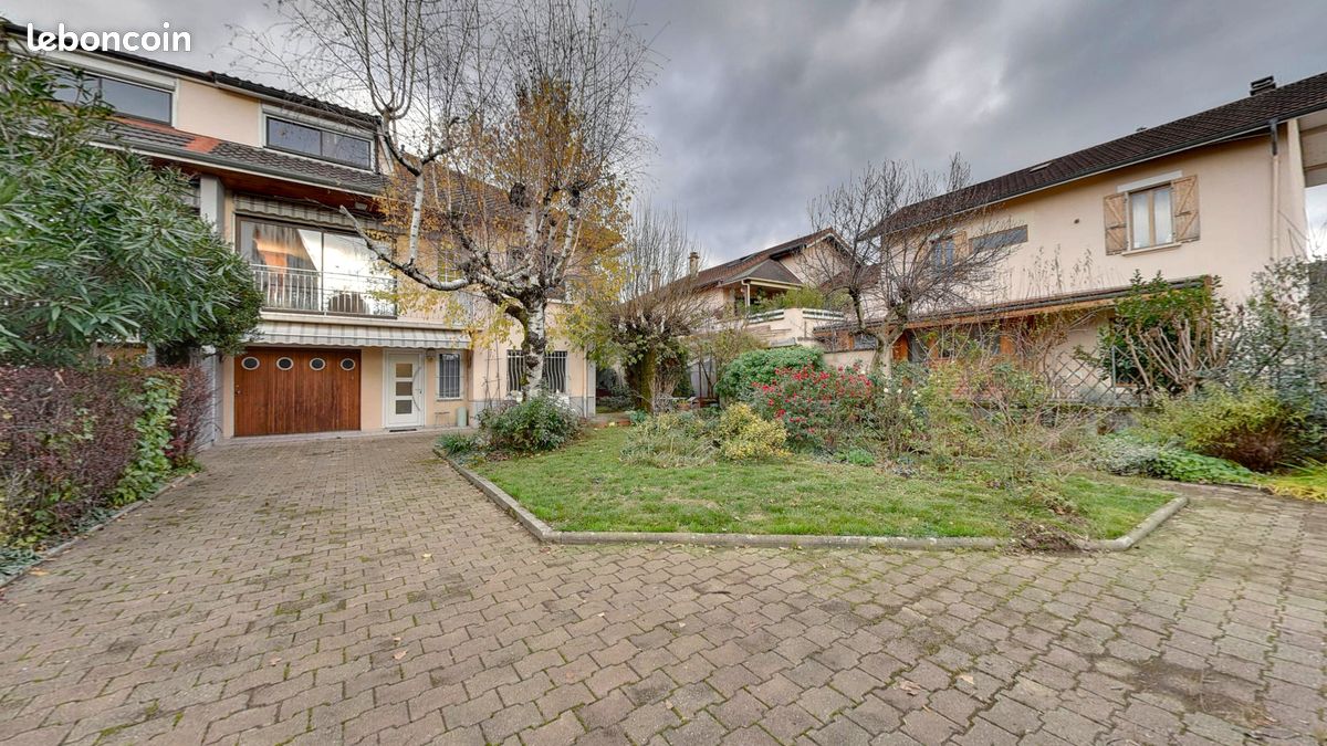 Maison 6 pièces 157 m² · à Échirolles · 157 m² · 285 000 €