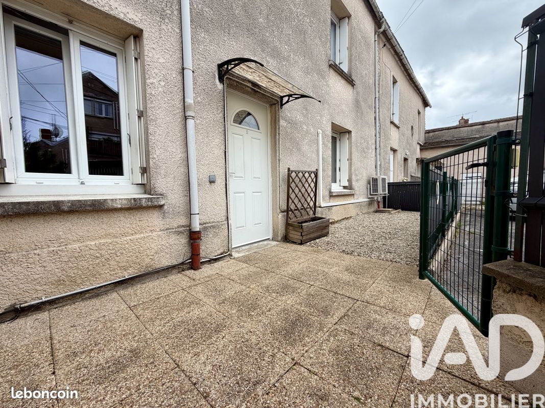 Appartement 3 pièces 77 m² · à Pussay · 77 m² · 145 000 €