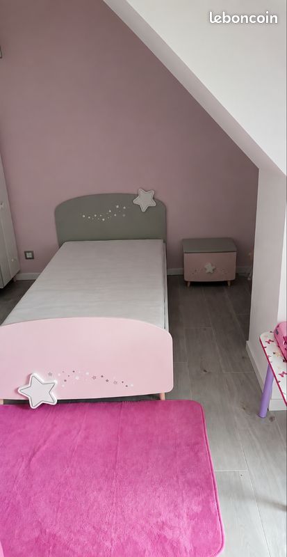 Chambre fille : lit + table de nuit (image 1)