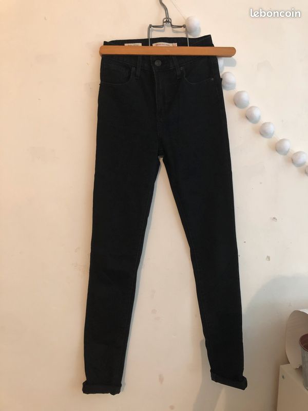 Deux jeans skinny LEVI’S neufs taille 23 (image 2)
