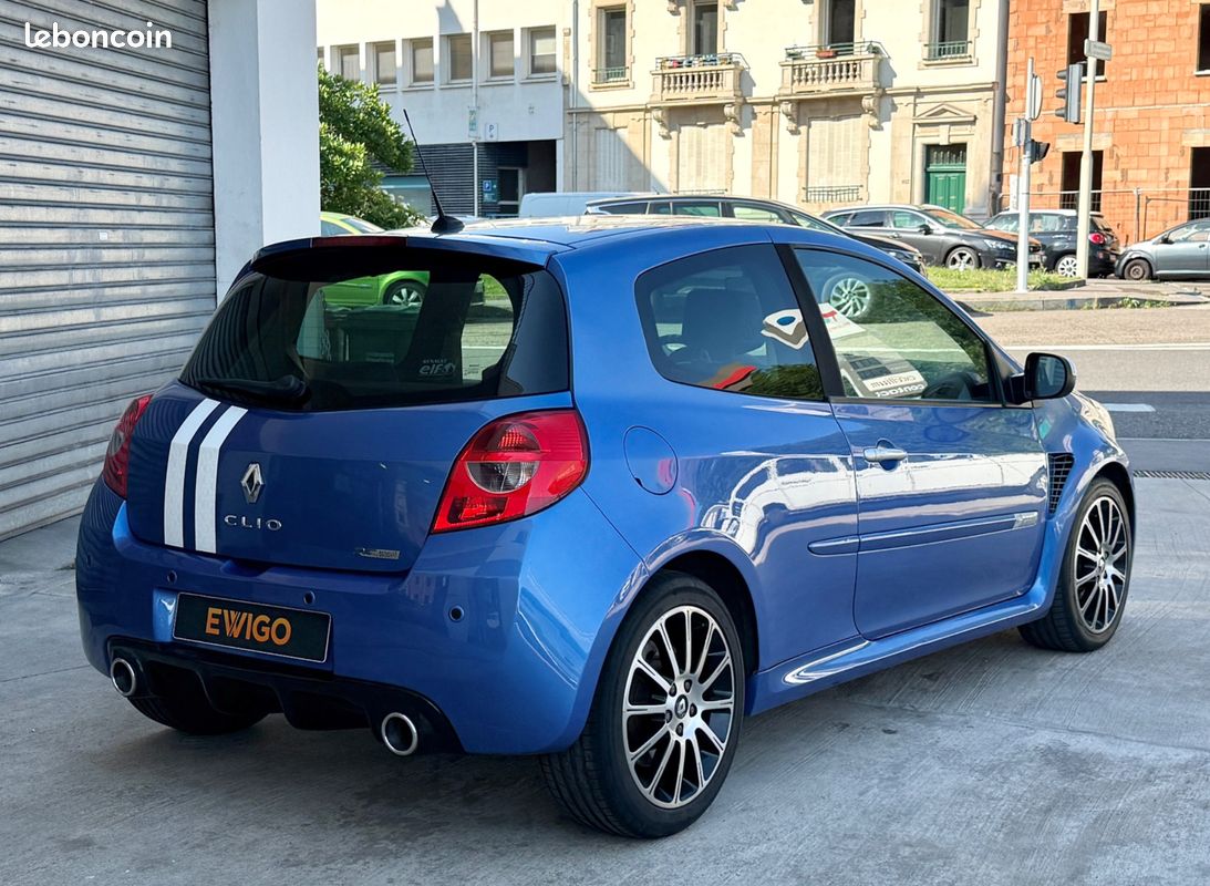 RENAULT CLIO III (2) 2.0 16V 203 RS GORDINI + 1ERE MAIN FR + FUTUR COLLECTOr (image 2)