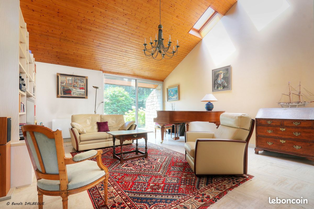 Maison 7 pièces 240 m² (image 2)