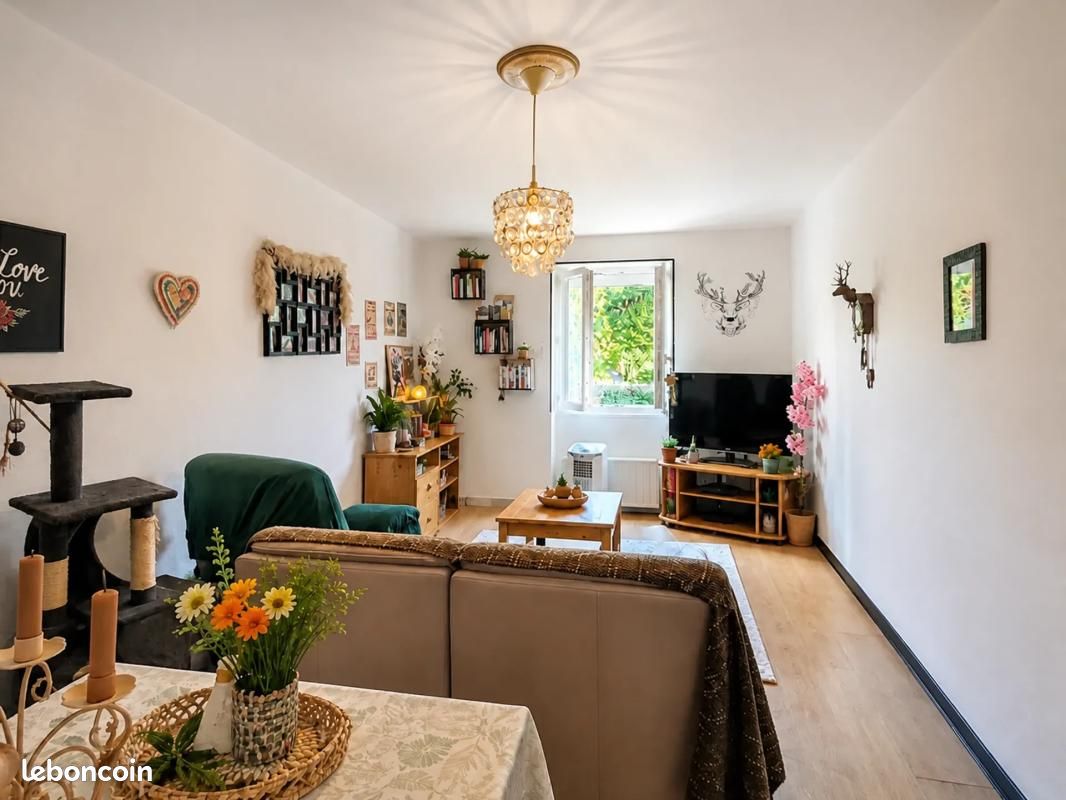 Appartement 10 pièces 100 m² · à Saint-Yrieix-la-Perche · 100 m² · 212 000 €