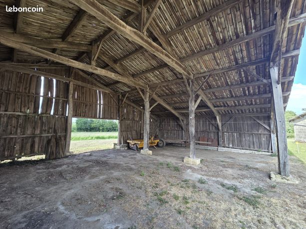 Grange 1 pièce 100 m²