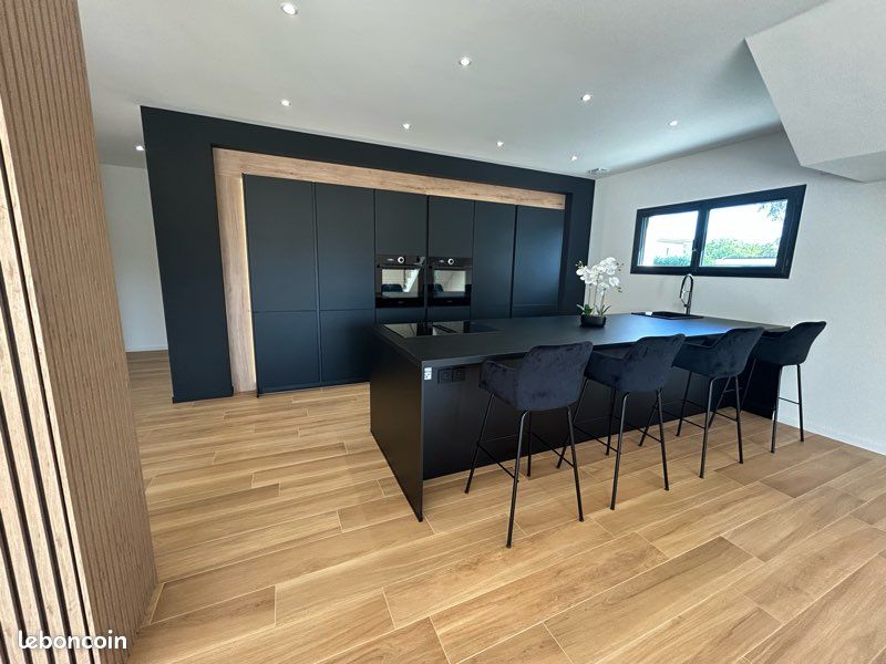 Maison 7 pièces 177 m² · à Cranves-Sales · 177 m² · 899 000 €