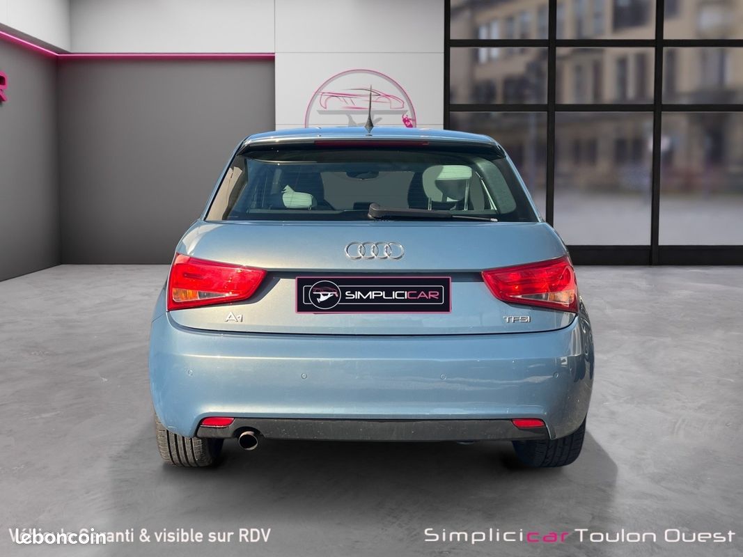 AUDI A1 A1 1.2 TFSI 86 Ambition ENTRETIEN COMPLET GARANTIE 12 MOIS (image 4)