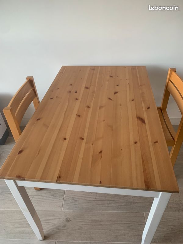 Table et 2 chaises en bois (image 2)