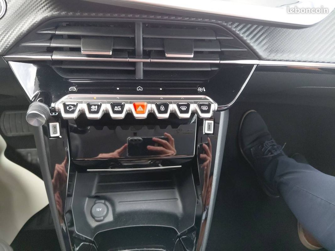 PEUGEOT 208 Electrique 156ch 54 kWh Allure (image 14)