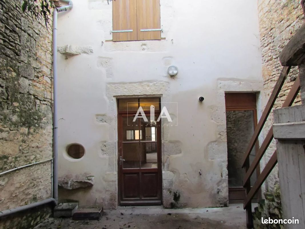Maison de ville 4 pièces 97 m² - Ruffec 16700 (image principale 0)