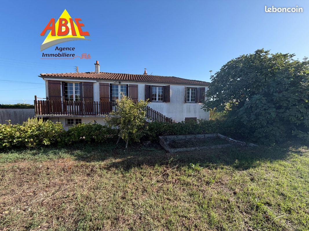 Maison 5 pièces 94 m² · à Benet · 94 m² · 166 000 €