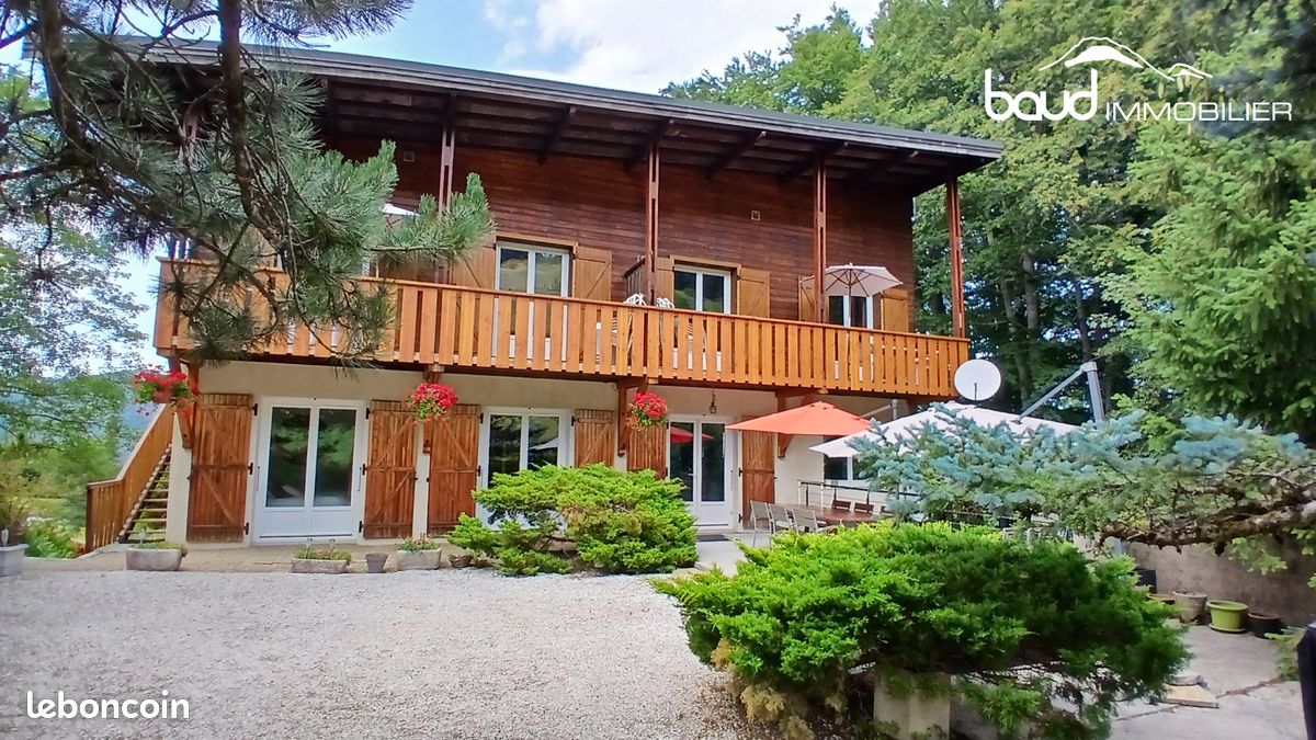 Maison 10 pièces 227 m² · à Villard-de-Lans · 227 m² · 990 000 €