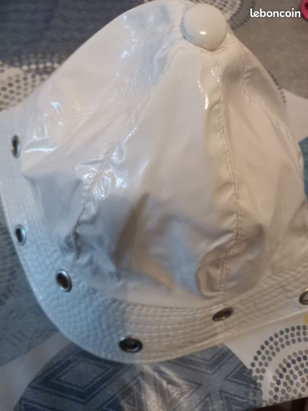 Chapeau de pluie (image 1)