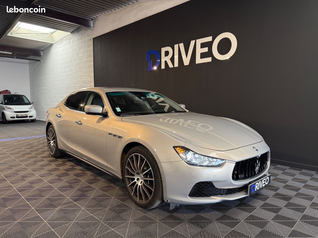MASERATI GHIBLI 3.0 V6 410 s Q4 A / 3EME MAIN / SUIVI COMPLET MASERATI / TOIT OUVRANT / CAMERA DE RECUL (image 7)