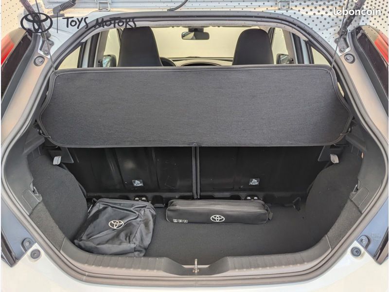 Toyota aygo x 1.0 VVT-i 72 Dynamic S-CVT (image 6)