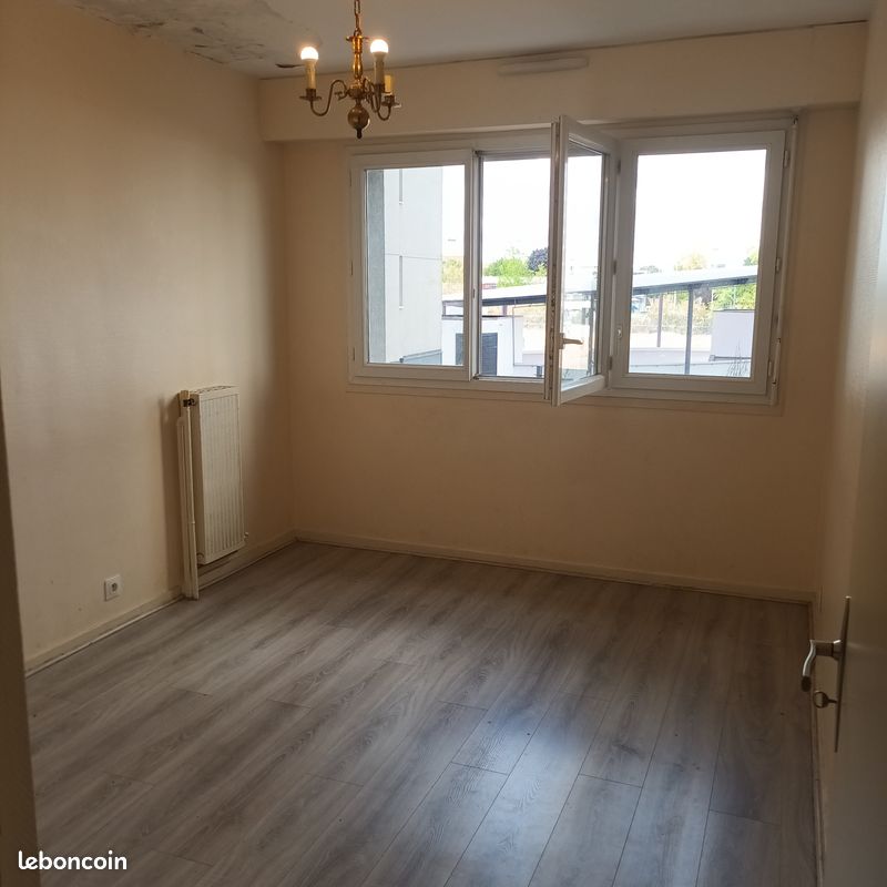 Appartement 4 pièces 74 m² · à Épinay-sur-Seine · 74 m² · 161 000 €