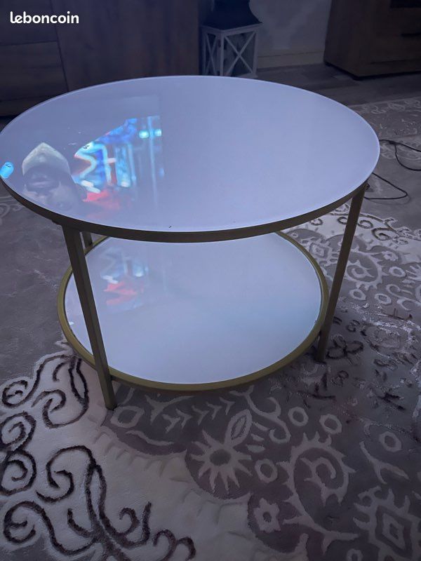 Je vende, table, basse (image 1)