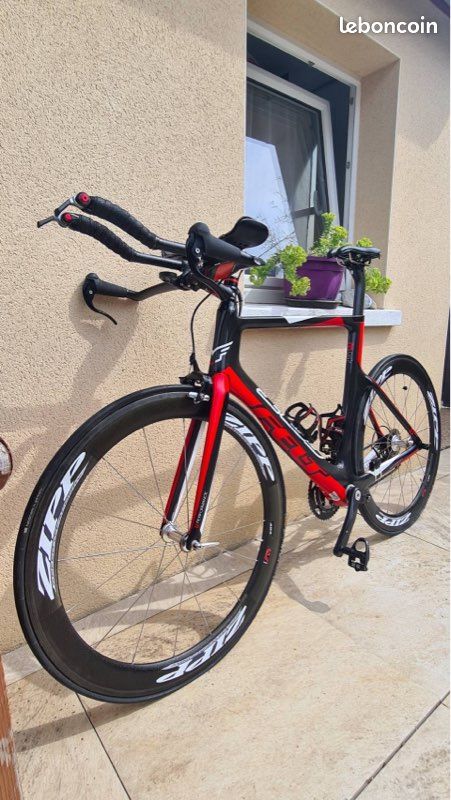 Vรฉlo triathlon FELT Vรฉlos