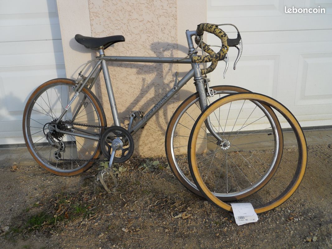 Petit vélo de course (image 1)
