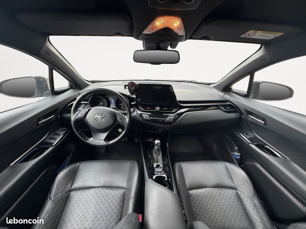 TOYOTA C-HR HYBRIDE MY22 2.0L Collection (image 9)