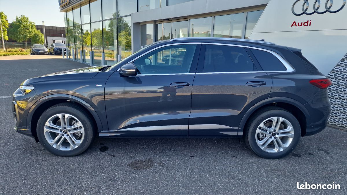 AUDI Q5 TFSI 204 ch Hybride S tronic 7 S line (image 2)