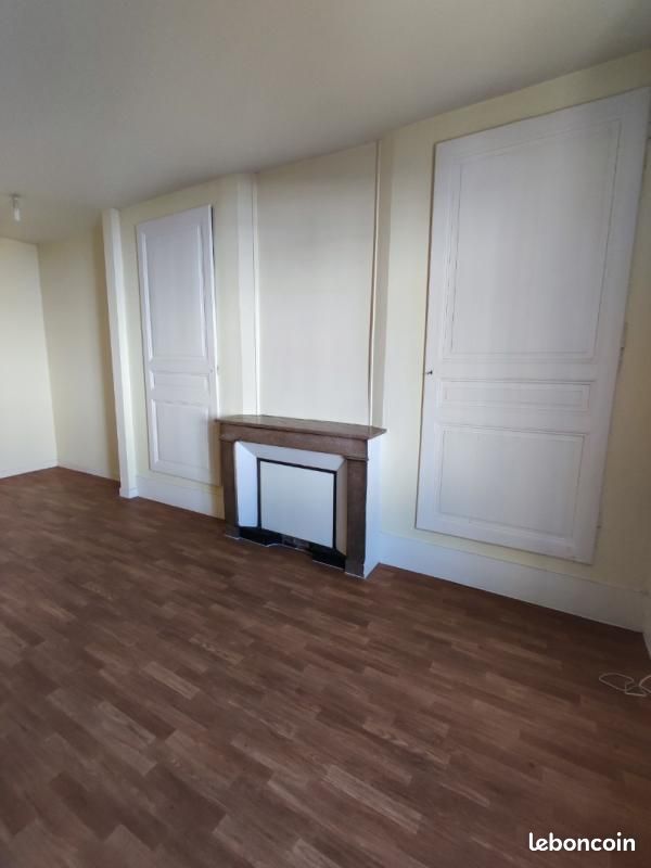 Appartement 3 pièces 110 m² · à Bourg-en-Bresse · 110 m² · 850 €
