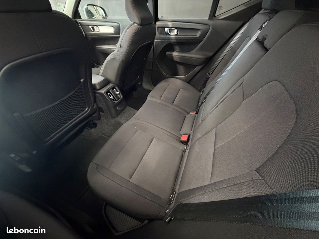 Volvo XC40 T5 Twin engine 261Ch Inscription - TVA RECUPERABLE / 1ERE MAIN / TOIT OUVRANT PANORAMIQUE / COFFRE ELECTRIQUE / CAMERA DE RECUL (image 13)