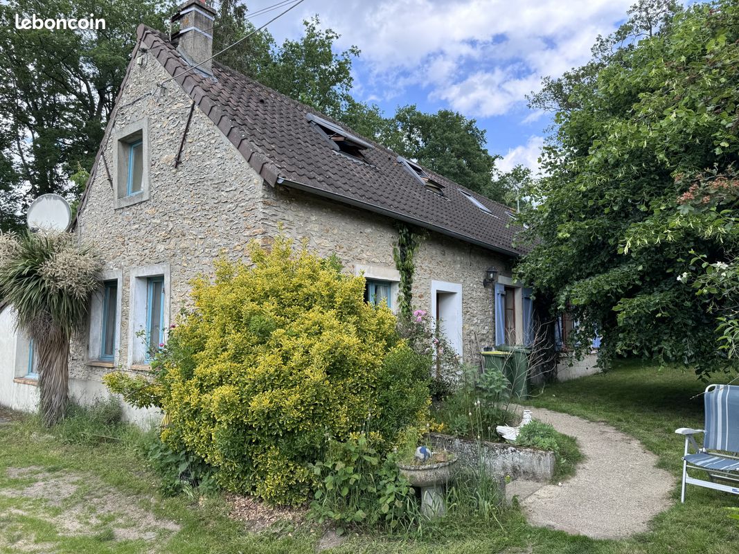 Maison 5 pièces 145 m² · à Gambais · 145 m² · 250 000 €