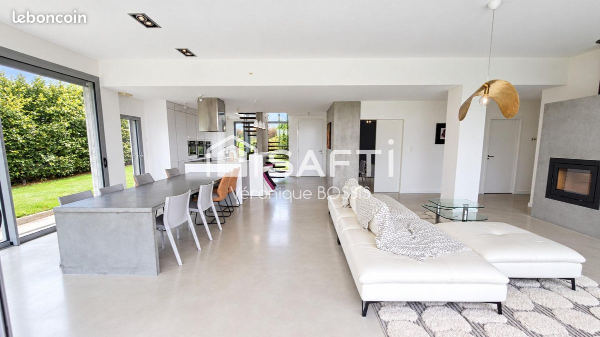 Maison 6 pièces 150 m² · à Dompierre-sur-Yon · 150 m² · 546 000 €