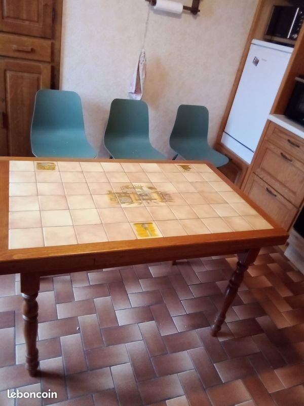 Table + deux rallonge + 4 chaise (image 1)