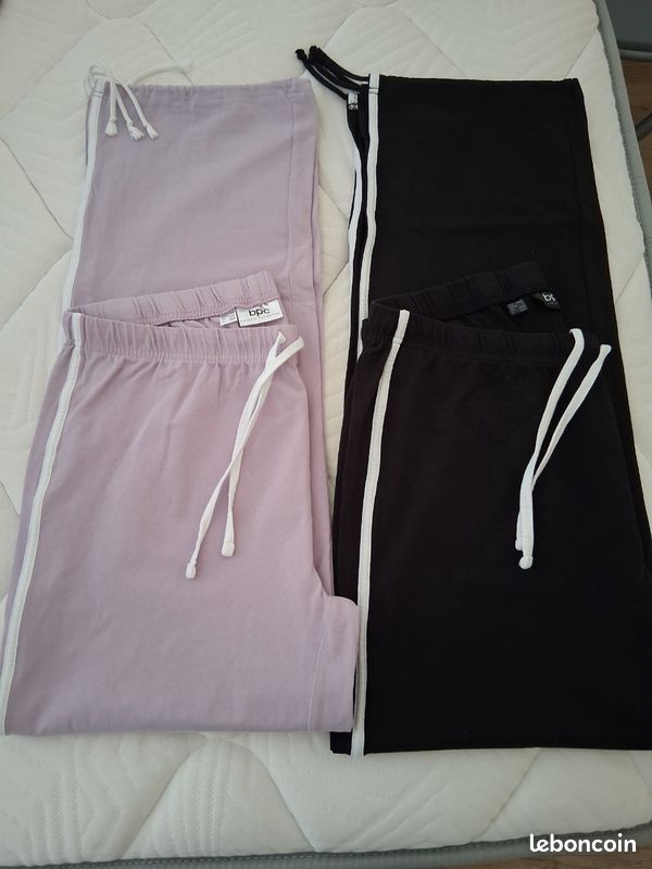 2 joggings femmes T46.48 (image 1)