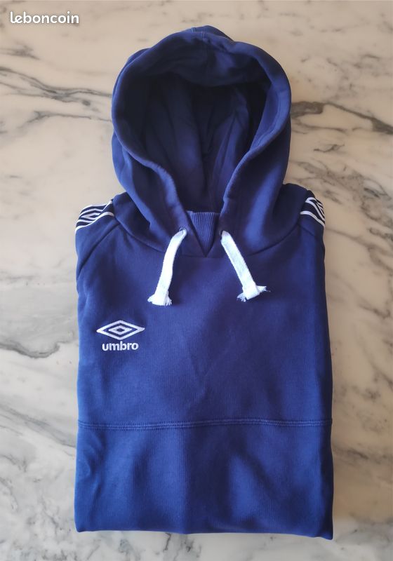 Sweat à capuche Umbro taille L (image 1)