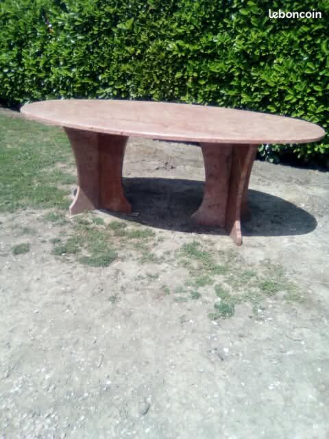 Table ovale en granit (image 2)