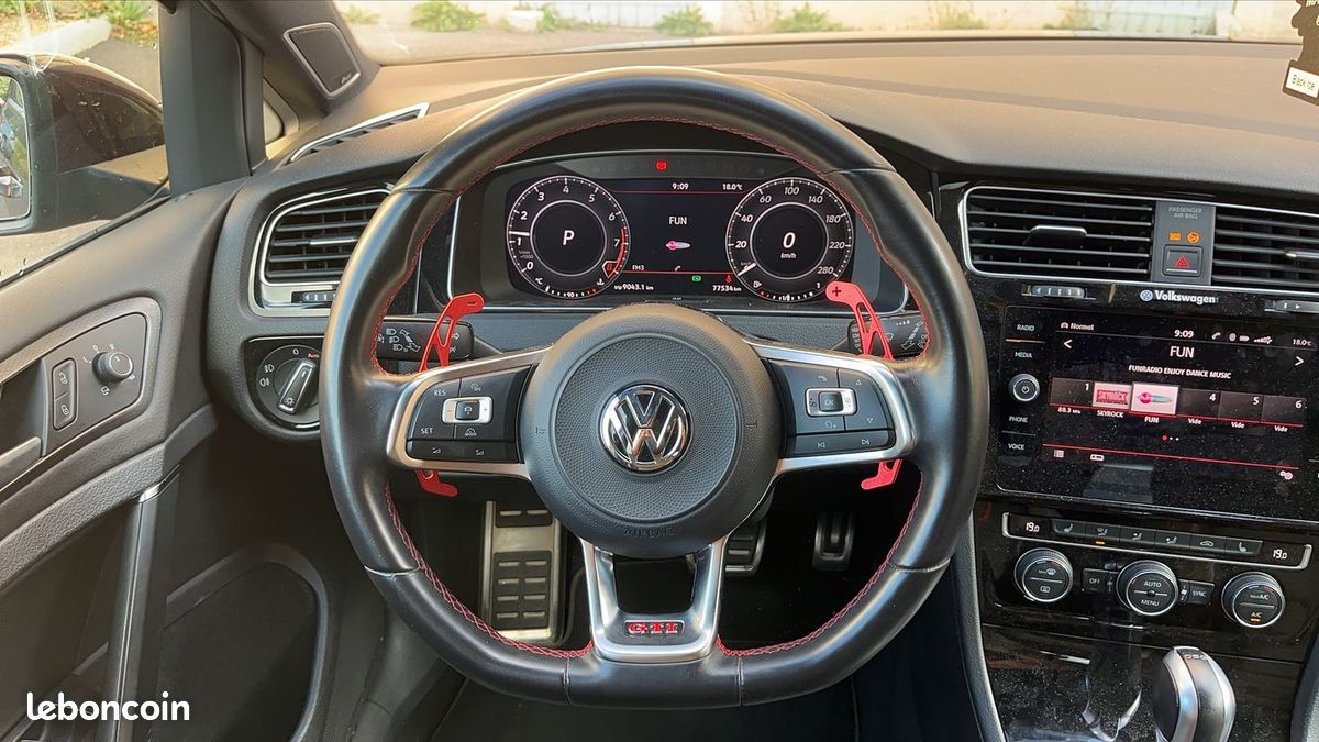 Volkswagen Golf GTI VII 2.0 TSI 245 DSG7 Performance (image 23)