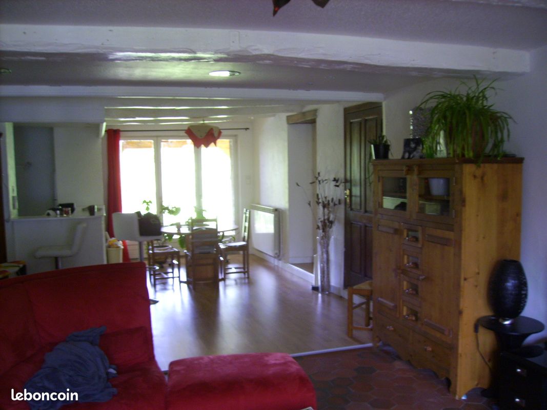 Appartement 5 pièces 130 m² · à Burgille · 130 m² · 875 €
