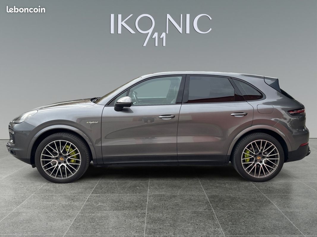 Porsche cayenne e-hybrid 3.0l v6 462ch TOIT OUVRANT / PASM / CAMÉRA 360 / SIÈGES CHAUFFANTS / JANTES 22P (image 2)