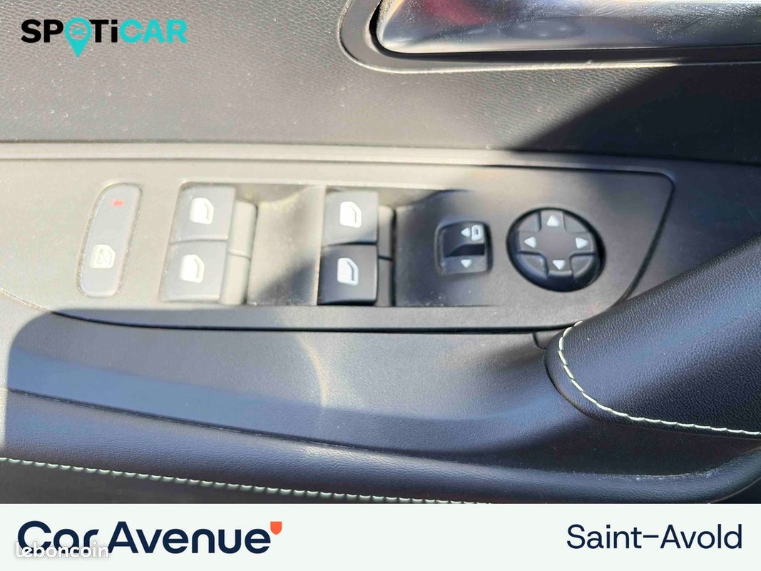 PEUGEOT 2008 PureTech 130 S&S BVM6 GT (image 22)