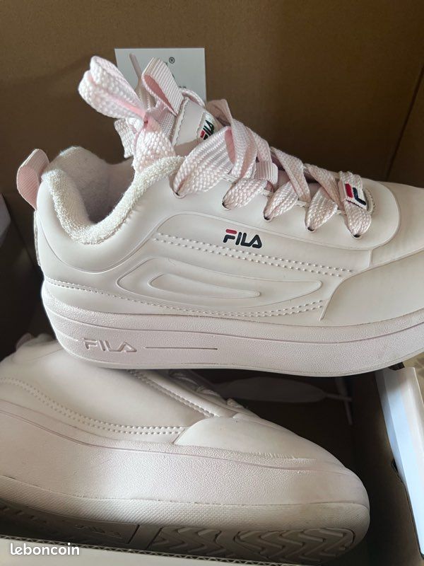 Titre : Baskets FILA fille pointure 34 – Très peu portées (image 1)