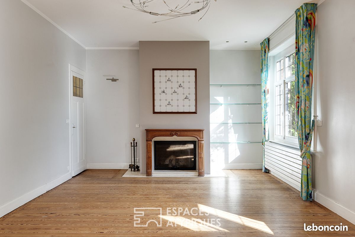 Maison 10 pièces 285 m² · à Mons-en-Barœul · 285 m² · 890 000 €