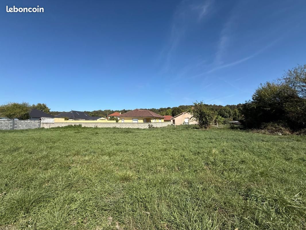 Terrain 1266 m² · à Soumoulou · 83 000 €
