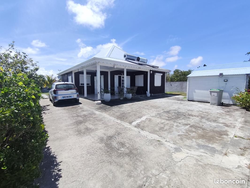 Maison 3 pièces 112 m² · à Petit-Canal · 112 m² · 300 000 €