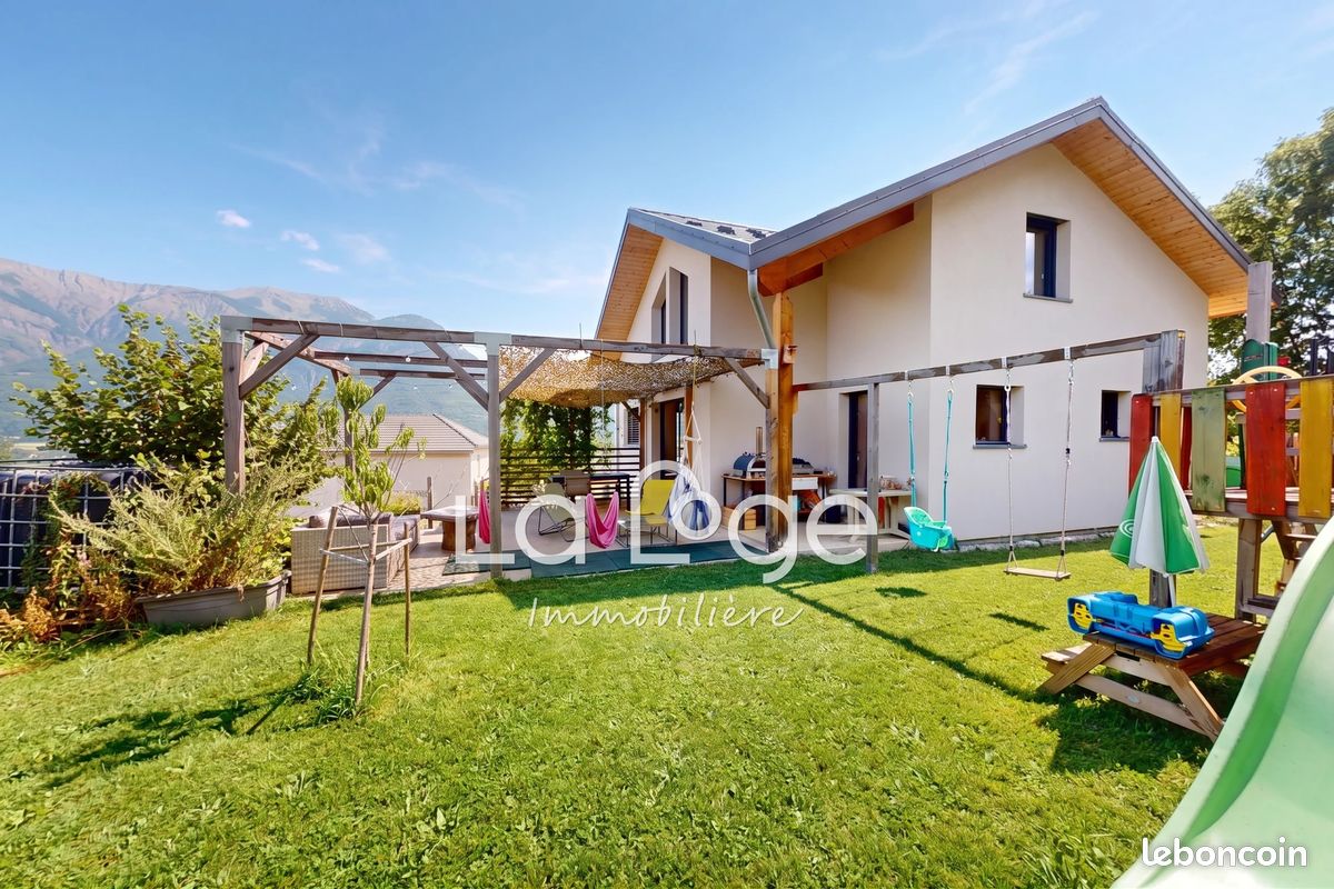 Maison 5 pièces 142 m² · à Saint-Bonnet-en-Champsaur · 141,5 m² · 465 000 €