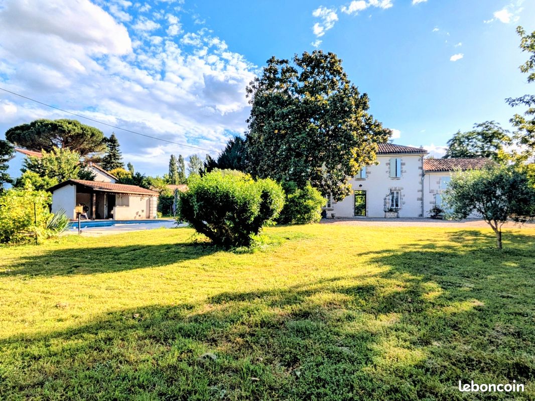 Maison 7 pièces 260 m² · à Nérac · 260 m² · 480 000 €