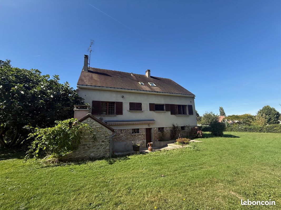 Maison 7 pièces 182 m² · à Bouleurs · 182 m² · 330 000 €