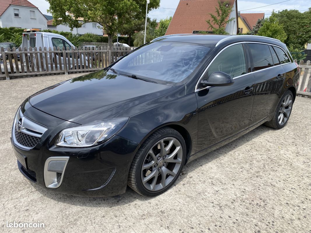 OPEL Insignia Sports Tourer 2.8 V6 Turbo OPC 4x4 (image 1)